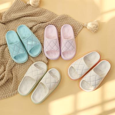 China Fashion Trend Factory Wholesale Glitter Slippers Shining Hot Selling Women's Slippers Shoes Lady's Favorite Slippers for sale