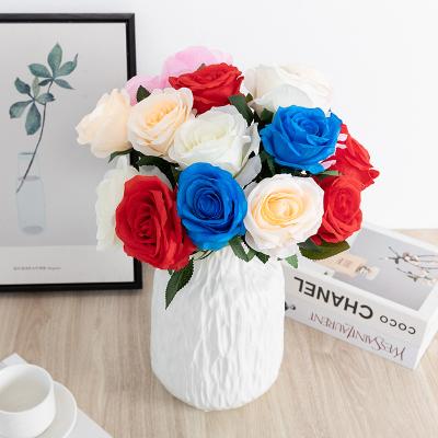 China Fashional Artificial Flowers Wedding Home Decoration Cloth Aritificial Simulation Best Selling Silk Flower Rose Bouquet Bobo Ball for sale