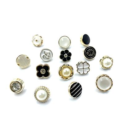 China Viable Modern Popular Beaded Shoe Brooch Accessories Clothing Button for sale