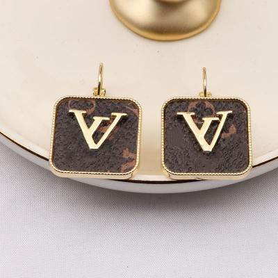 China New Retro Vintage Fashion Ladies Earrings Designer Jewelry Women Earrings for sale