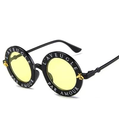 China Wholesale Retro Round Sunglasses Men And Women Sunglasses Fashion English Letters Small Bee Sunglasses for sale