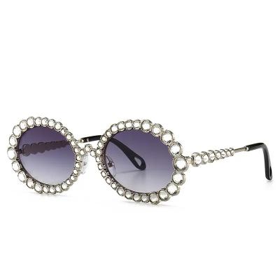 China Fashion Sunglasses 2022 Summer Gorgeous Sun Glasses Flower Design Mirror Glass Crystal Diamond Handmade Round Eyewear Women Sun Glasses UV400 for sale