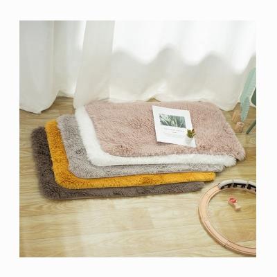 China Hot Sale Polyester Plush Faux Fur PV Fleece Cheap Rug And Blanket Washable for sale