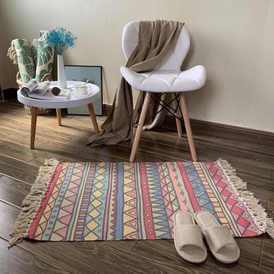 China Washable Customize Abstract New Design Cotton Bedroom Near Carpet Living Room Handmade Woven Blanket for sale