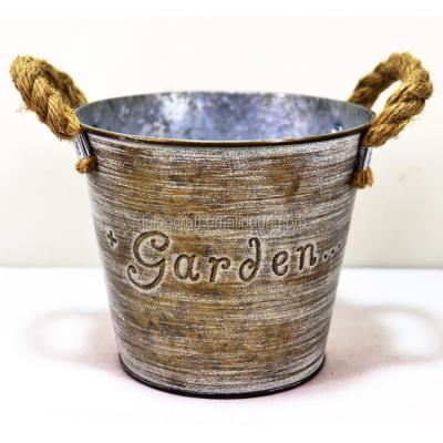 China Europe Country Garden Iron Flower Buckets With Rope Handles Low Price Metal Flower Pot for sale