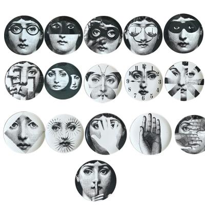 China Disc Face Retro Decor Europe ZC OEM Wall Home Decor Wholesale Nordic Black and White Restaurant Decorations for sale