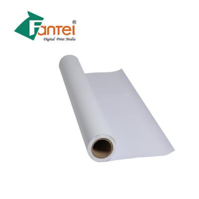 Cina Materia prima lucida del PVC del tabellone per le affissioni del rotolo bianco bluastro dell'insegna per Flex Banner in vendita