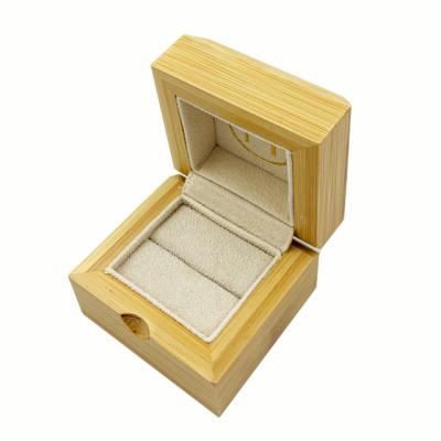 China Handmade Hot Selling Luxury Bamboo Ring Gift Packaging Box for sale