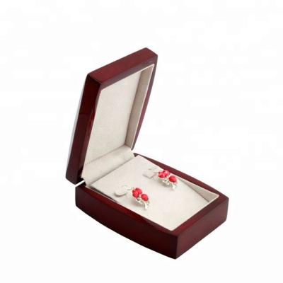 China Luxury Handmade Necklace Jewelry Wooden Box for sale