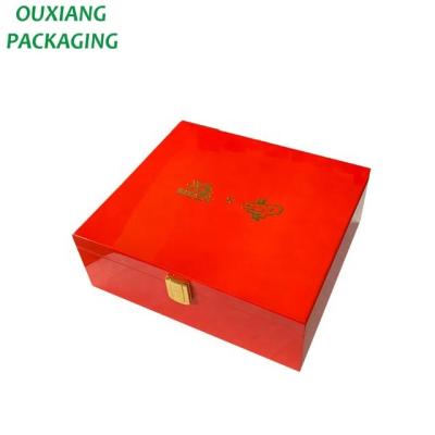 China Handmade Custom Design Hot Sale Piano Red Lacquer Finish Wooden Trophy Packaging Gift Box for sale