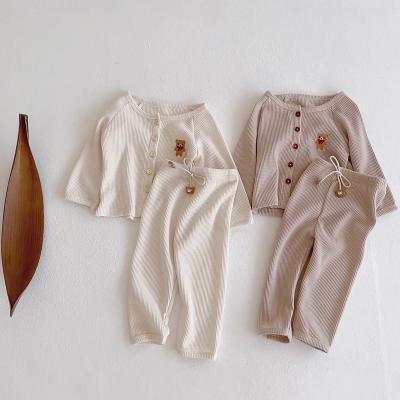 China Anti-Shrink Autumn Knit Suit Baby Newborn Young Children Male And Female Babies Embroidered Bear Baby Boy Clothing Sets for sale