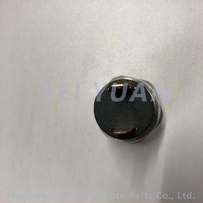 China Auto AC Air Compreeeor Pressure Switch 2 Terminal 0.9 mm 3*3.5*5cm for sale