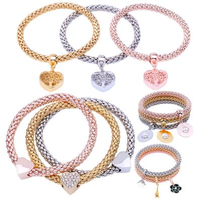 China Luxury Charm Bracelets Jewelry Women Designer Bracelets New Elastic Heart-shaped Pendant Fashion Bracelets Wholesale Religious Bracelet for sale