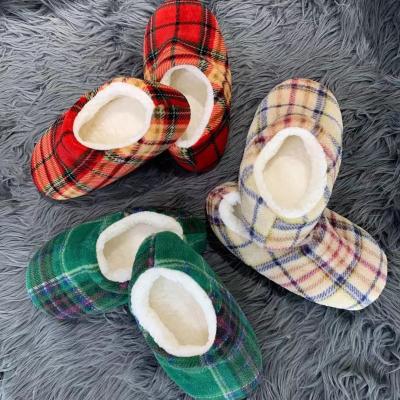 China Cotton Indoor Home Slippers Leisure High Expectation Christmas Winter Slippers Soft Home Shoes for sale