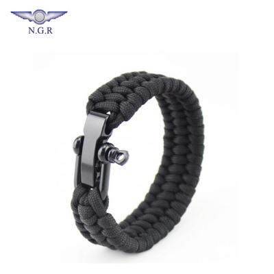 China Hot Selling Muti-function U Shape Metal Buckle Emergency Survival Adjustable Wristband For Outdoor Camping And Hiking for sale