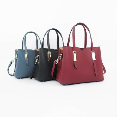 China Fasion 2021 New Ladies Leather Shoulder Messenger Handbag Fashion Border Bag Luxury Whip for sale