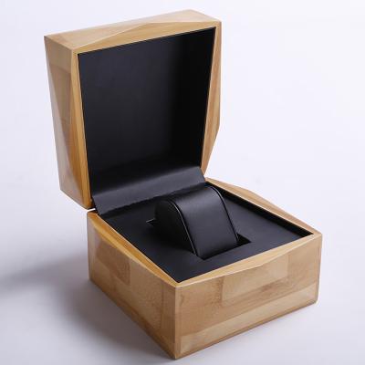 China Luxury Exquisite Bamboo Leather Pillow Case Piano Lacquer Wooden Simple Watch Box for sale