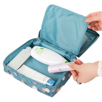 China Promotional Travel Cosmetic Waterproof Makeup Bag Polyester Private Label Private Label Cosmetics Case Bag for sale