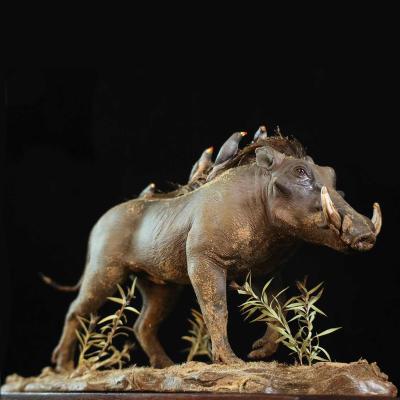 China China Warthog Statue Custom Resin Crafts Fat Pig Statue Animal Figure for sale