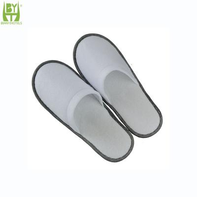 China Lightweight Cheap Custom Modern Multi Color Disposable Hotel Slipper for sale