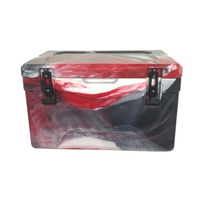 China Waterproof 28L Camouflage Color Rotomolded Fish Box Cooler Ice Chest For Hunting for sale