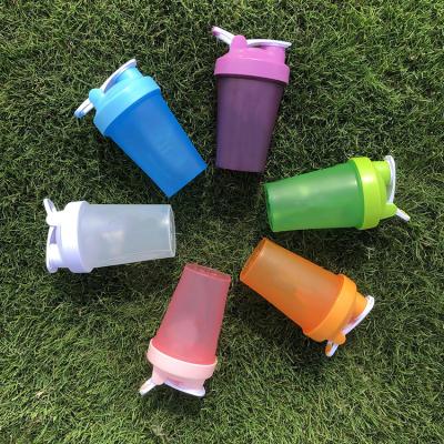 China Good Quality Eco Sustainable Plastic Water Bottle 500ml Frosted Plastic Water Bottle Drinking With Lid for sale