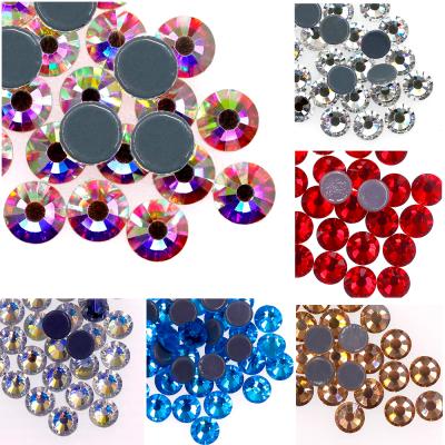 China Hot Wholesale Hot Fix Rhinestone Flatback Factory Supply Sale Rhinestone Clothing Accessories Rubber Bottom Diamond for sale