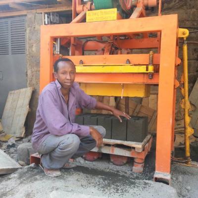 China Building Material Stores Qtj4-40 Manual Concrete Block Cavity Block Brick Making Machine for sale