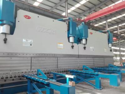 China Automático 1300T CNC Tandem Freio de Prensa Hidráulica 415V/50Hz comprimento de curvatura 20 metros à venda