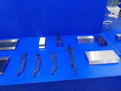 China 315mm Sectie Multiv dat CNC Persrem het Bewerken, Metaal Buigende Hulpmiddelen opent Te koop