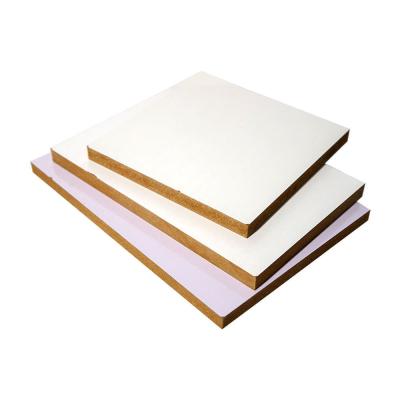 China Houtvezel 2,5 mm 3 mm 6 mm 18 mm Een witte 15 mm MDF melamine board 18 mm voor meubels Te koop