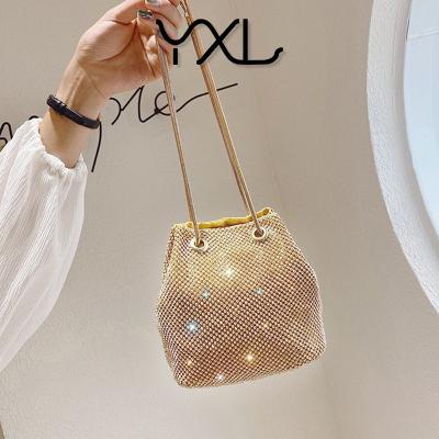 China 2020 Handmade Luxury Diamond/Glitter Equal Style Chain Shoulder Bucket Bling Cross - Body Bag for sale