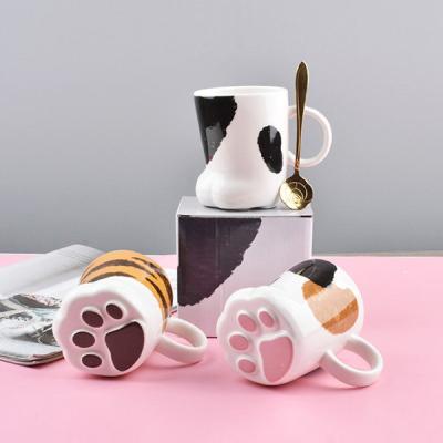 China Paw Ceramic Coffee Relief Mug viable cute cats with 3 colors choose handmade ceramic fun Cat Claw Water Cup for sale