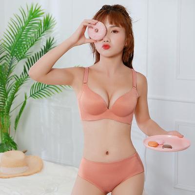 China One Piece 2022 New Naked Feeling Soft Traceless Underwear For Women Panties Bra Set for sale