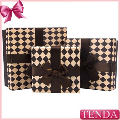 China PU Leahter Cardboard Paper Small Large Handmade Gift Box With Ribbon for sale