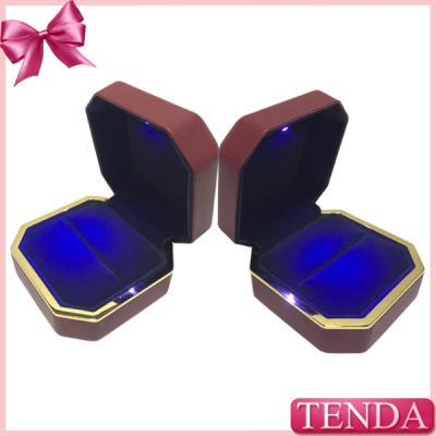 China Unique Antique LED Lighting Leather Rubber Painting Proposal Wedding Engagement Ring Box with Lights for sale