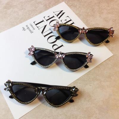 China 2019 women's sunglasses fashion sunglasses personality cat-eye sunglasses hand diamond sunglasses for sale