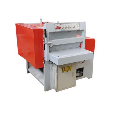 China Horizontal High Quality Single Rip Saw Heavy Duty Clear Edge Trim Slice Saw For Cutting Lumber for sale