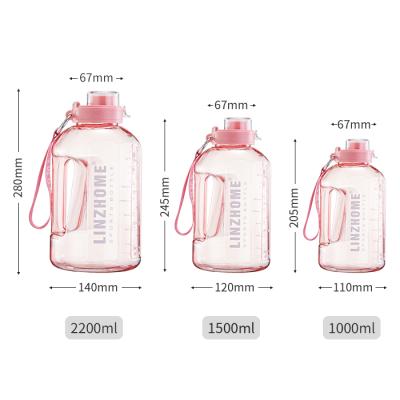 China Stored Portable Reusable Reusable Insulated Plastic Flat Water Bottles Adjust 1500ml Transparent for sale