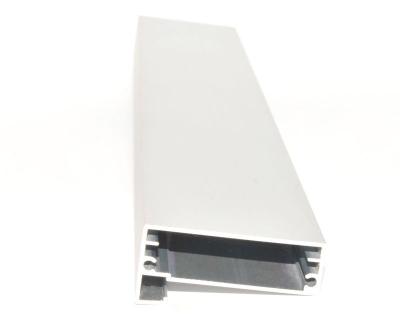 Chine 6063 profils en aluminium anodisés argentés faits sur commande de meubles de profil de la cuisine T5 pour le buffet/porte à vendre