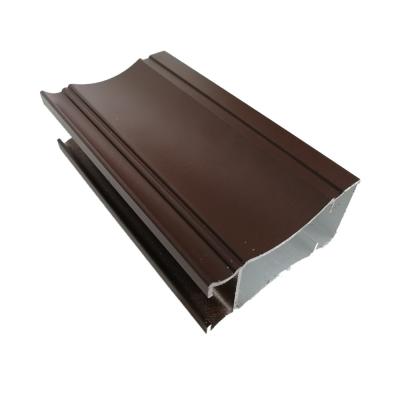 China Los accesorios de aluminio de cristal de la ventana de desplazamiento, Brown modificado para requisitos particulares 6063 pulverizan perfiles de aluminio revestidos de las protuberancias en venta