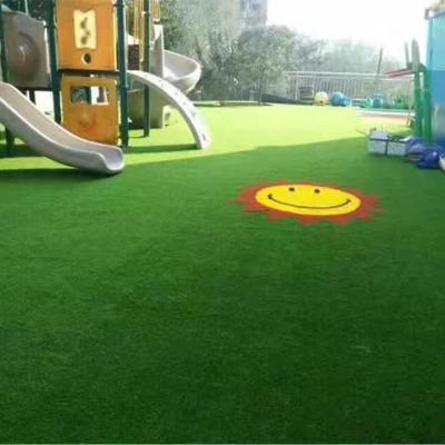 China Lawn Grass Waterproof Synthetic Turf Landscaping Residential Artificial Turf Synthetic Grass For Dogs for sale