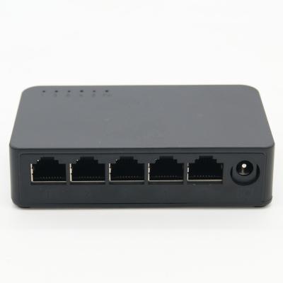 China 10/100/1000Mbps Hotselling Plastic Case Desktop Design 5 Port Fast Ethernet Switch 1G for sale