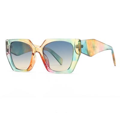 China Fashion 2246 sunglasses 2022 new many colors optical glasses rainbow sunglasses glass sun shades for sale