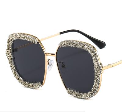 China 2020 Fashion Sunglasses Travel 88935 Driving Clear Bling Wear Sunglasses Big Frame Bling Shades For Women for sale