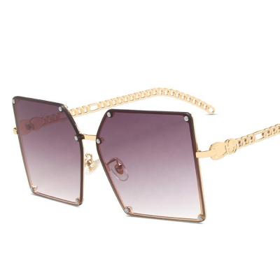 China Relieve 2021 Wholesale Fashion Shades Oversized Luxury Women Big Frame Eyewear Sunglasses for sale