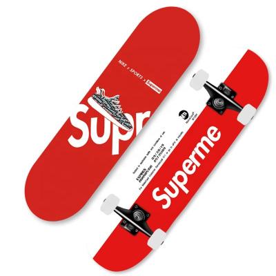 China Outdoor activities skateboards professional skateboard deck with customized heat transfer printing and maple veneer skate board for sale