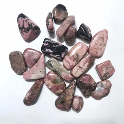 China Viet Nam Polished Natural Rose Rhodonite Crystal Irregularity Tumbled Quartz Gravel for sale