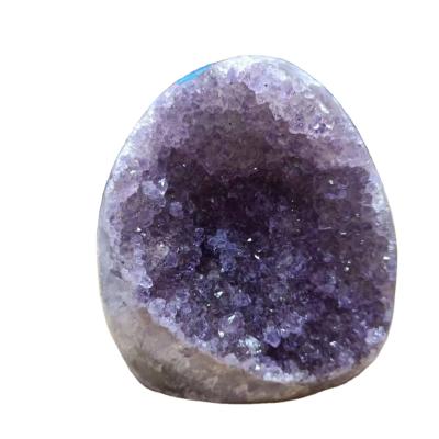 China Popular High Quality Small Size Amethyst Europe Geode Crystal Purple Stone Hole Craft For Sale for sale