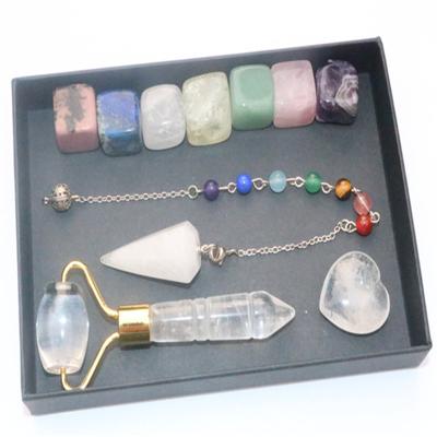 China Tumble Stone Box Crystal Set Crystal Heart Healing Gemstone Tumble Stone Europe Pendulum Spiritual Rollers Facial Massage for sale